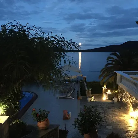 Alonissos For 6 People *